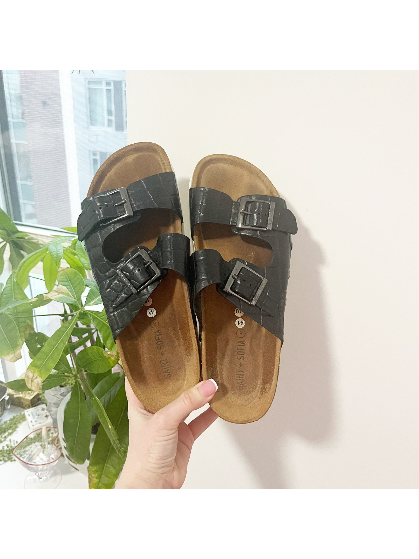 Saint + Sofia Black Crocodile Embossed Leather Slides Size 10